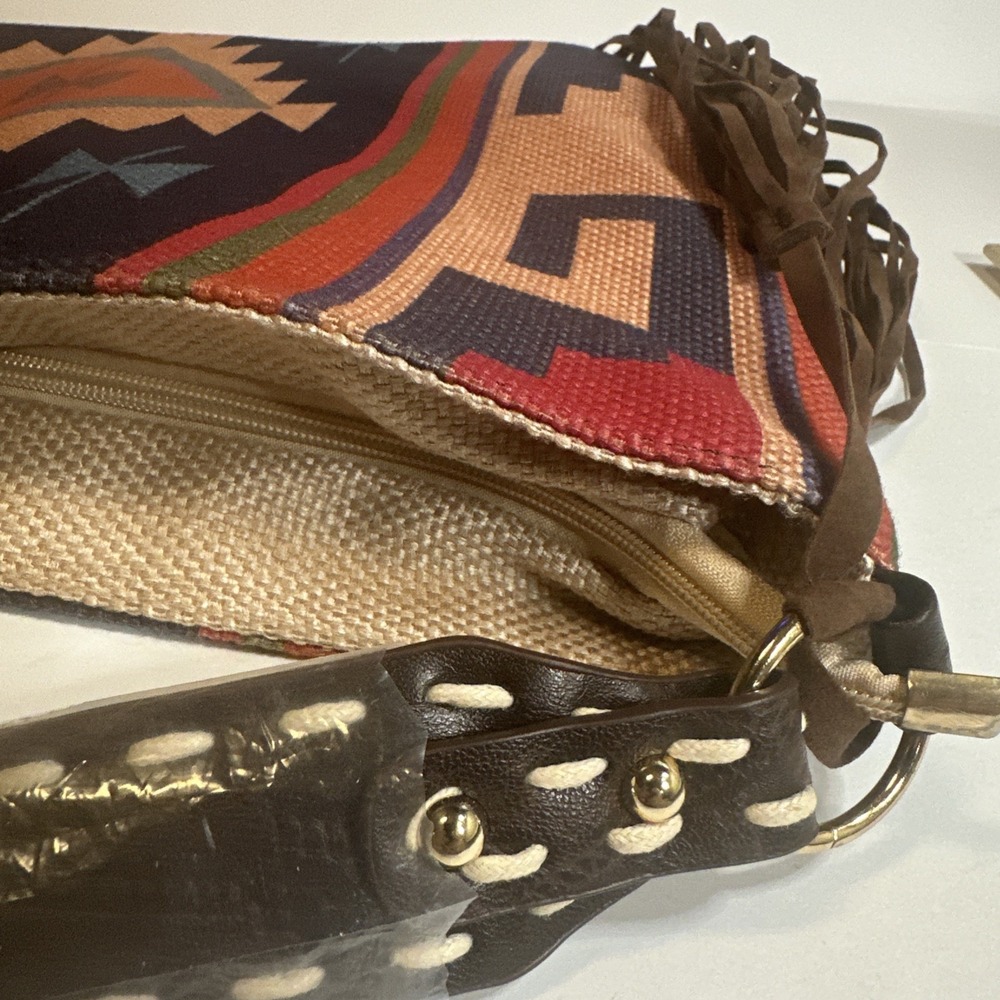 PRETTY CANVAS TOTE NWOT AZTEC DESIGN - Picture 6 of 14